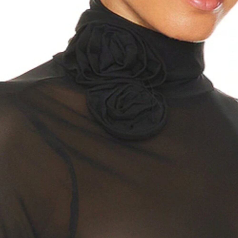 Rosette black sheet turtle Neck NWT size Medium - Picture 5 of 7